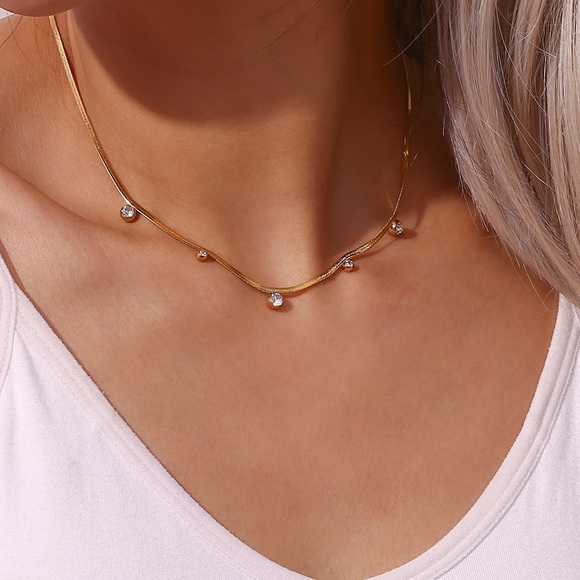 The Mystic Crystal Necklace - Picture 1 of 5